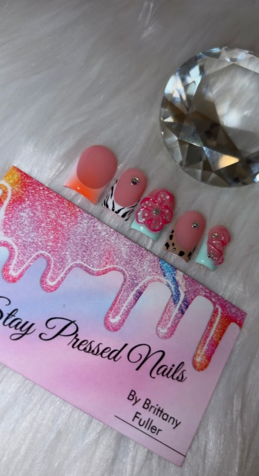 Peachy Wildflower Press On Nails Size Small