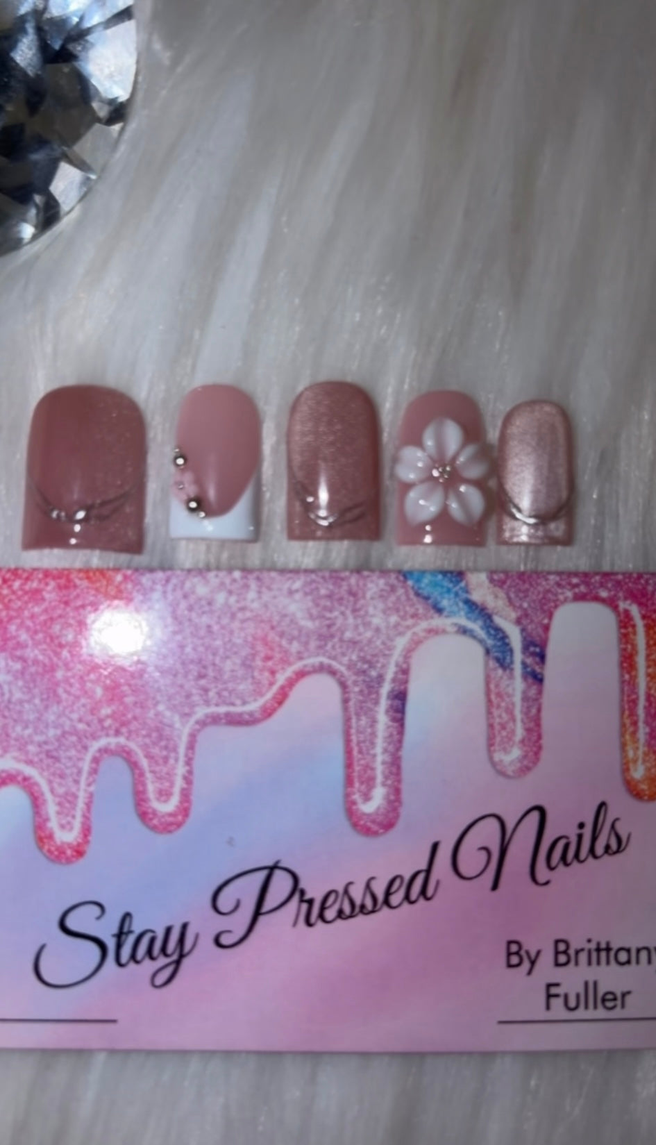 Mauve Pink & Silver Cateye press on Nails Size Medium ￼