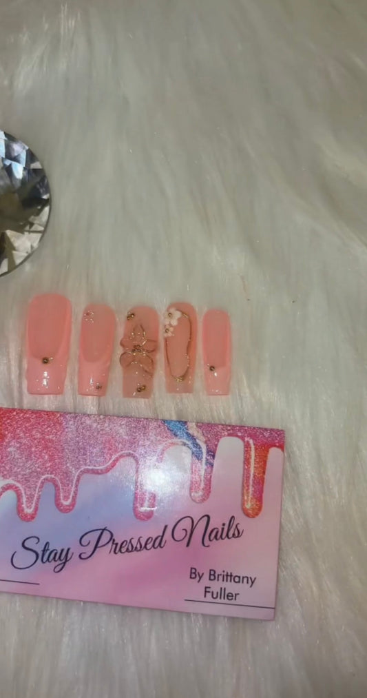 Baby Pink & Gold Press On Nails Size Medium