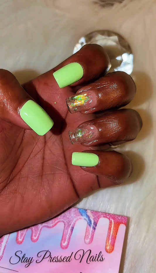 Short Square Green Glow Getter Press On Nails
