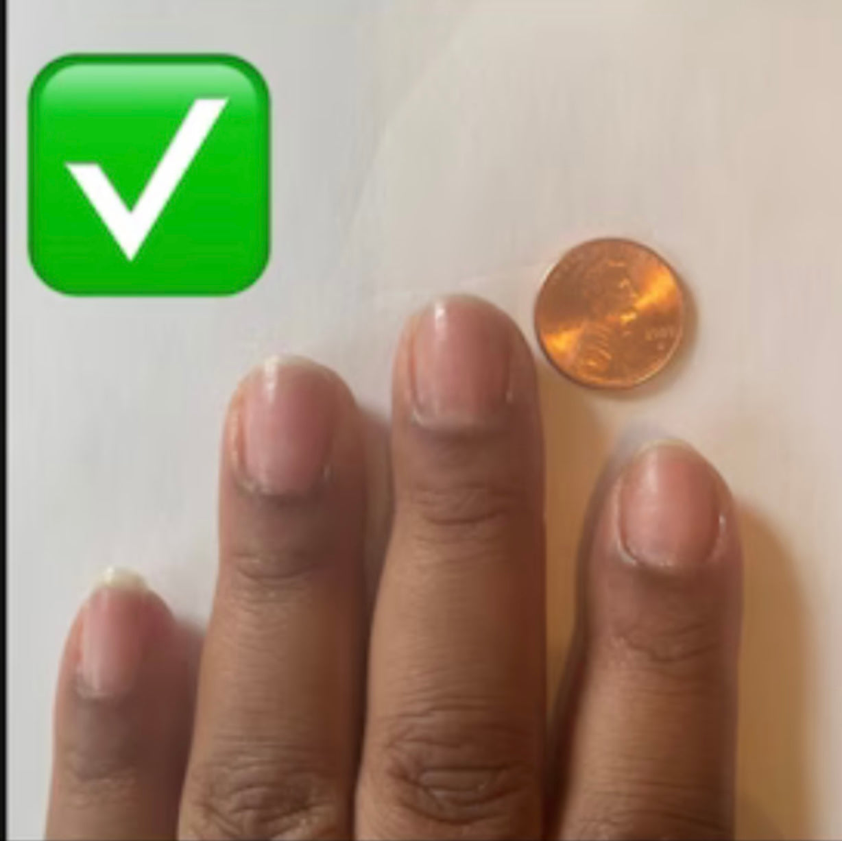 modelo gold flakes for nails｜TikTok Search